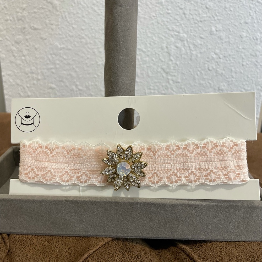 Chokers necklace
